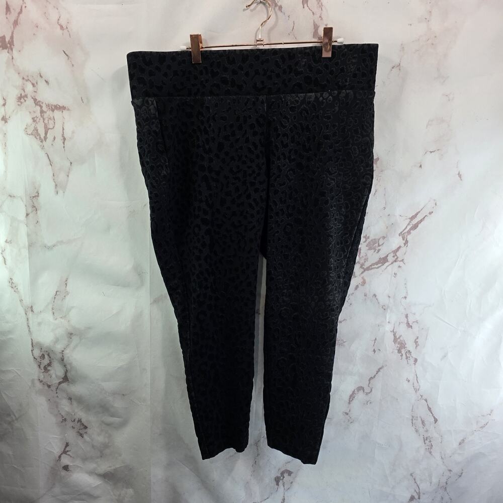 Torrid Pants Womens 1 1X Black Leopard Velvet Cheetah Pull Leggings Crop Capri